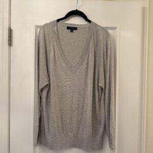 Banana Republic V-neck Pull Over Sweater, Light Grey, Silk/Cotton Blend, Size XL